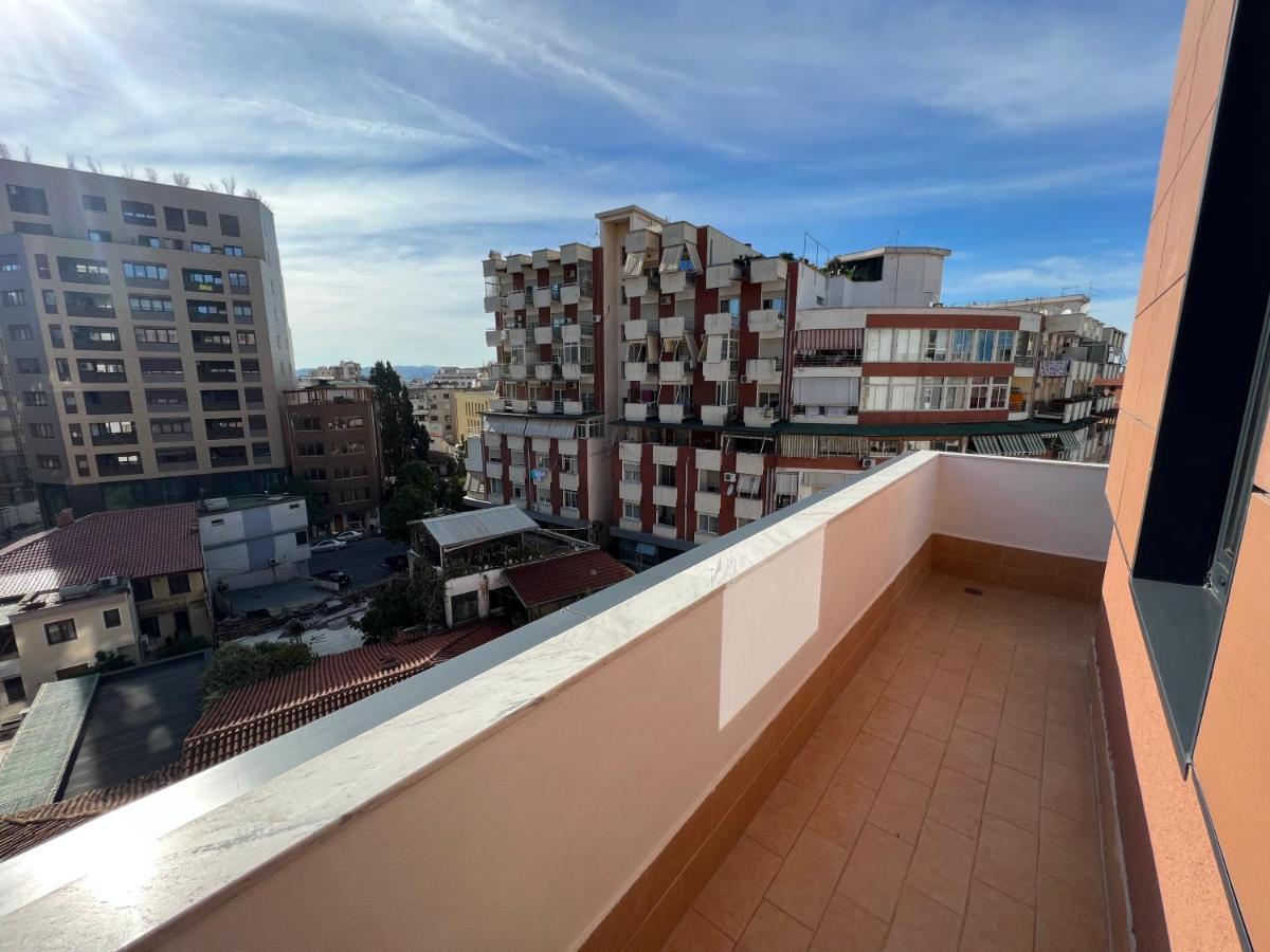Daily Apartment In Center Тирана Екстериор снимка