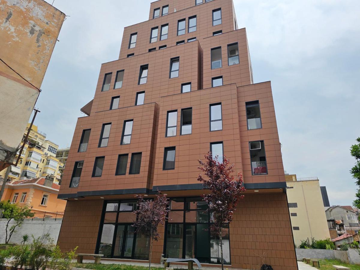 Daily Apartment In Center Тирана Екстериор снимка